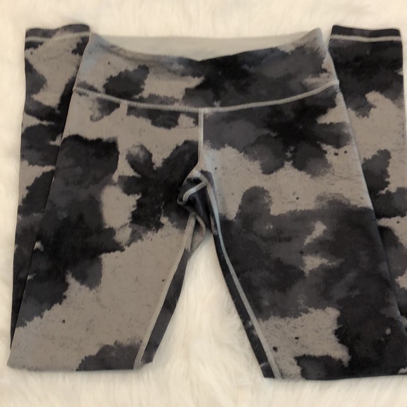 Pants - NWOT Lululemon Leggings Size 6